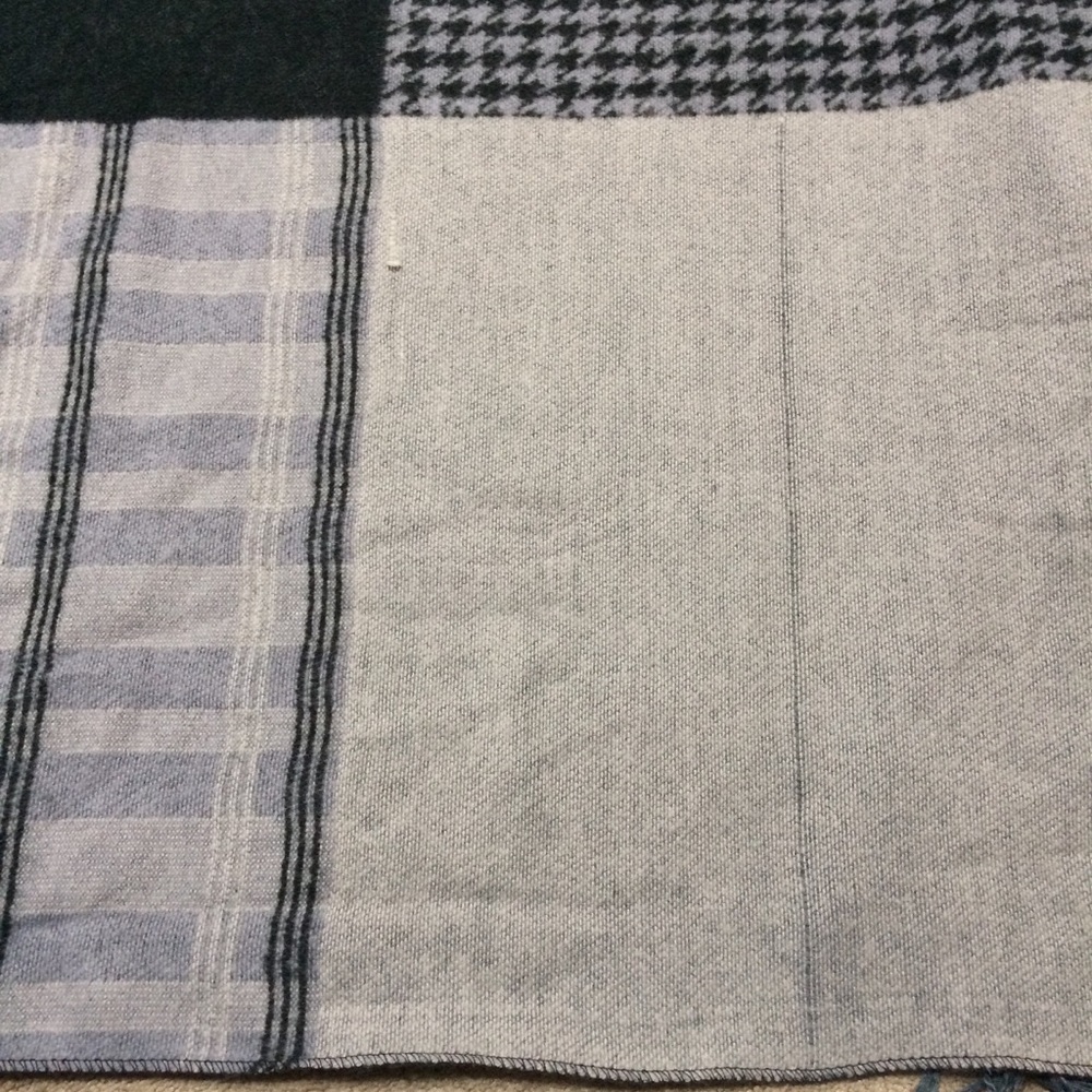 Collection Eighteen Fringed Ruana Wrap - Picture 8 of 10